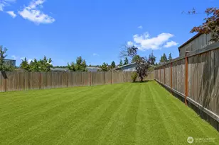 6423 61st St NE, Marysville, WA 98270 - Photo 5