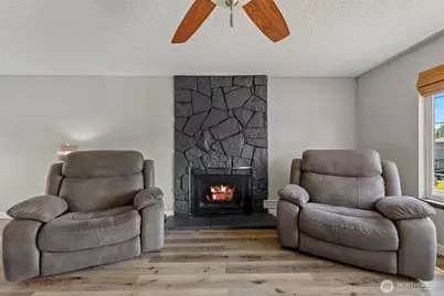 6423 61st Street NE, Marysville, WA 98270 - Photo 11