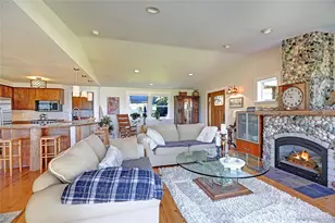 610 Maple Heights Rd, Camano Island, WA 98282 - Photo 11
