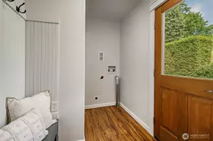 203 N 34th St, Bellingham, WA 98225 - Photo 13