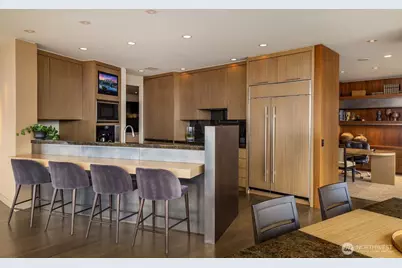 650 Bellevue Way NE #4004, Bellevue, WA 98004 - Photo 7