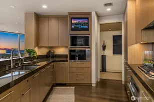 650 Bellevue Way NE, Bellevue, WA 98004 - Photo 5