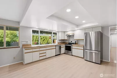 14520 SE Fairwood Boulevard, Renton, WA 98058 - Photo 9