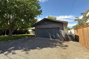 424 SW 3rd St, College Place, WA 99324 - Photo 33