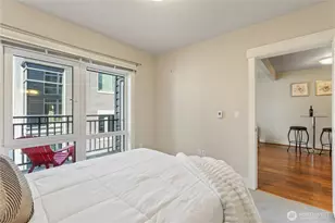 699 John St, Seattle, WA 98109 - Photo 11