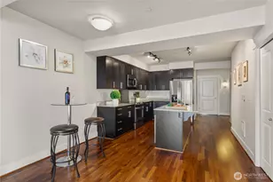 699 John St, Seattle, WA 98109 - Photo 7