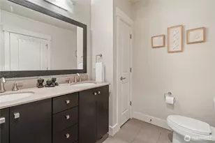 699 John St, Seattle, WA 98109 - Photo 15