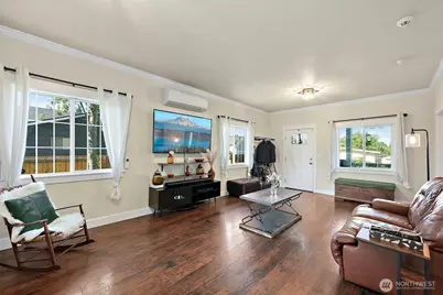 6829 S Thompson Avenue, Tacoma, WA 98408 - Photo 5