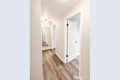 15209 Sunwood Boulevard #B36, Tukwila, WA 98188 - Photo 9