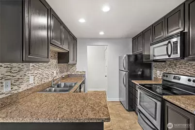 10110 NE 60th Street #104, Kirkland, WA 98033 - Photo 13