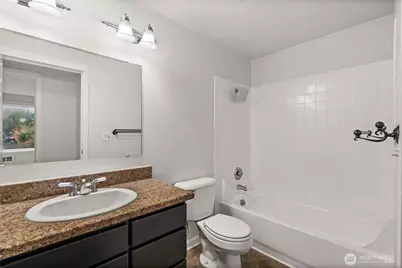 10110 NE 60th Street #104, Kirkland, WA 98033 - Photo 17