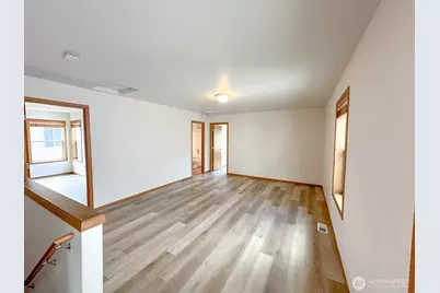 17929 Silver Creek Avenue E, Puyallup, WA 98375 - Photo 11