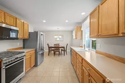 9731 228th Terrace NE, Redmond, WA 98053 - Photo 17