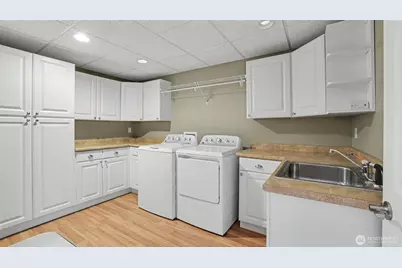 18744 Kenlake Place NE, Kenmore, WA 98028 - Photo 27