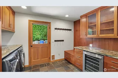 18744 Kenlake Place NE, Kenmore, WA 98028 - Photo 15