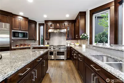 9818 NE 24th Street, Bellevue, WA 98004 - Photo 9