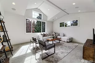 9818 NE 24th St, Bellevue, WA 98004 - Photo 25