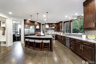 9818 NE 24th St, Bellevue, WA 98004 - Photo 7