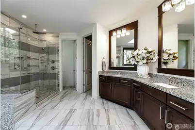 9818 NE 24th Street, Bellevue, WA 98004 - Photo 21