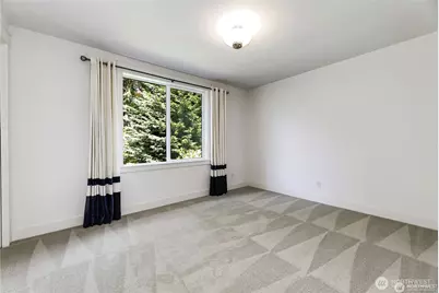 9818 NE 24th Street, Bellevue, WA 98004 - Photo 31