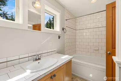 9246 Fletcher Bay Road NE, Bainbridge Island, WA 98110 - Photo 17
