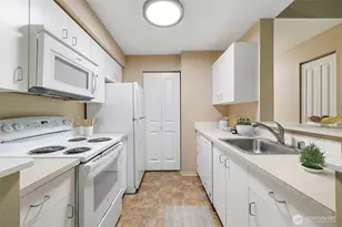 12303 Harbour Pointe Blvd, Mukilteo, WA 98275 - Photo 9