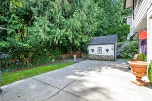 215 W St James Pl, Longview, WA 98632 - Photo 31