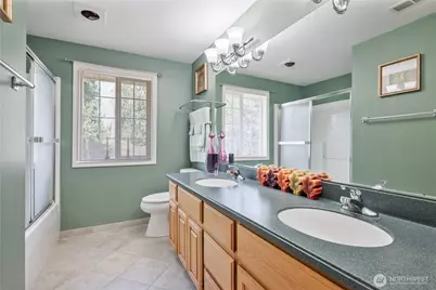 215 W St James Place, Longview, WA 98632 - Photo 27