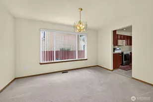 10124 SE 242nd Pl, Kent, WA 98030 - Photo 9
