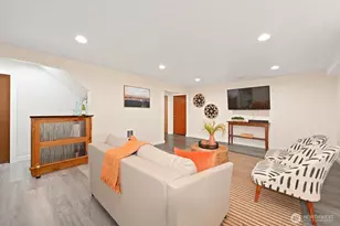 9823 41st Ave SW, Seattle, WA 98136 - Photo 13