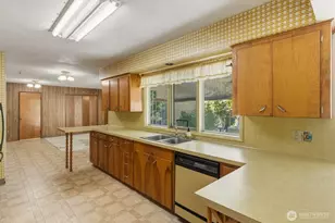 401 Barr Dr, Kelso, WA 98626 - Photo 15