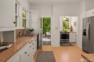 4055 SW Holgate St, Seattle, WA 98116 - Photo 11
