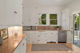 4055 SW Holgate St, Seattle, WA 98116 - Photo 13