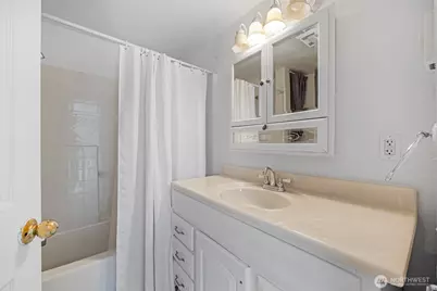 9615 56th Avenue S, Seattle, WA 98118 - Photo 21