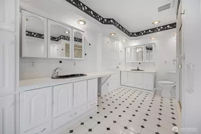 9615 56th Avenue S, Seattle, WA 98118 - Photo 29