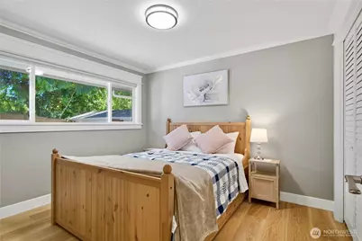 1820 101st Avenue NE, Bellevue, WA 98004 - Photo 23