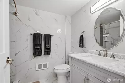 1820 101st Avenue NE, Bellevue, WA 98004 - Photo 15