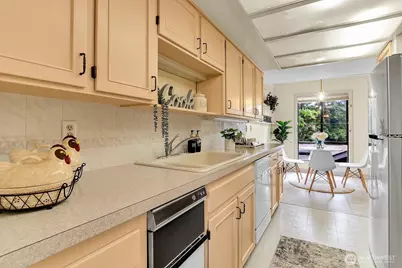 1541 NE 143rd Street #H5, Seattle, WA 98125 - Photo 13