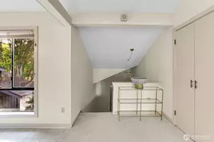 1541 NE 143rd St, Seattle, WA 98125 - Photo 3
