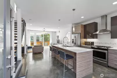 7016 California Avenue SW #E, Seattle, WA 98136 - Photo 3