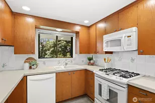 3118 Sylvan Dr W, University Place, WA 98466 - Photo 11