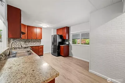 7701 Hardeson Road #100, Everett, WA 98203 - Photo 17