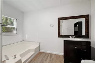 7701 Hardeson Rd, Everett, WA 98203 - Photo 23