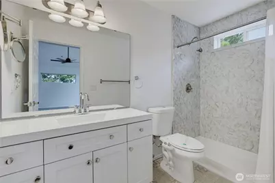 9729 26th Avenue SW #404, Seattle, WA 98106 - Photo 19