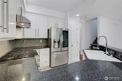 9729 26th Avenue SW #404, Seattle, WA 98106 - Photo 11