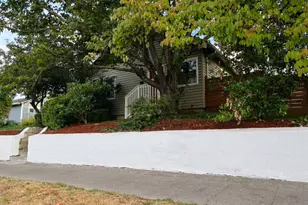 2101 E 33rd St, Vancouver, WA 98663 - Photo 3