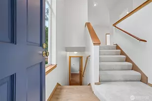 317 NE 91st St, Seattle, WA 98115 - Photo 3