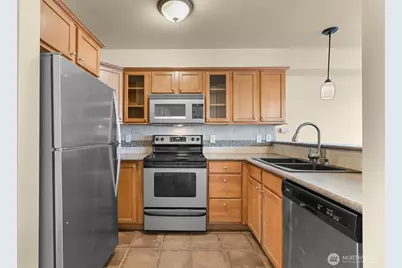 680 32nd Street #C402, Bellingham, WA 98225 - Photo 5