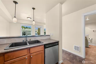 680 32nd Street #C402, Bellingham, WA 98225 - Photo 7