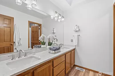 4649 244th Place SE, Sammamish, WA 98029 - Photo 37